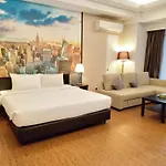 Family Apartment Kl At Times Square